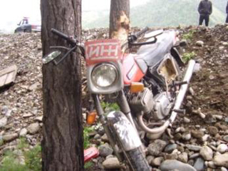В Хакасии мотоциклист врезался в дерево